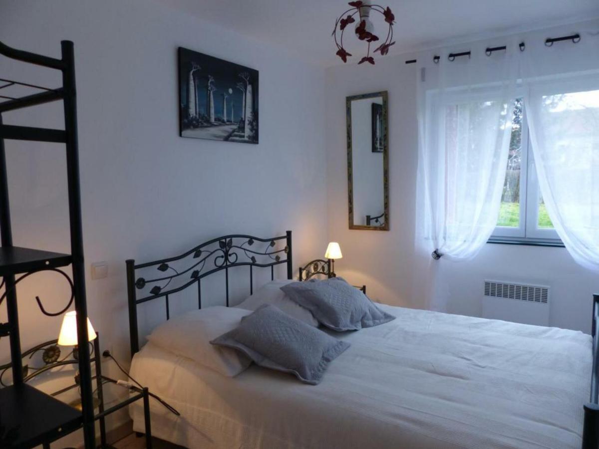 Maison Renovee Avec Cour Privee, Proche De Gannat, 3 Chambres, Animaux Acceptes, Equipements Modernes. - Fr-1-489-37 Poezat Luaran gambar