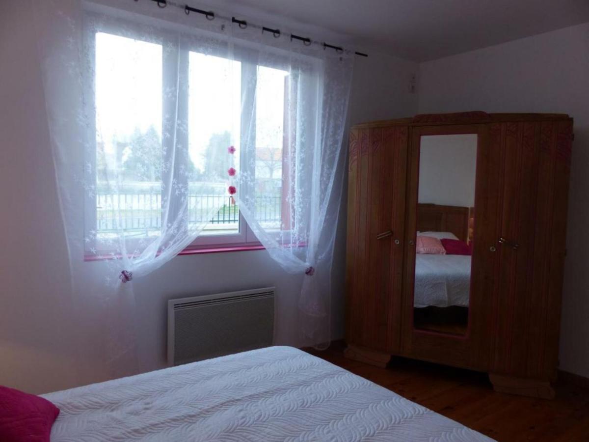 Maison Renovee Avec Cour Privee, Proche De Gannat, 3 Chambres, Animaux Acceptes, Equipements Modernes. - Fr-1-489-37 Poezat Luaran gambar