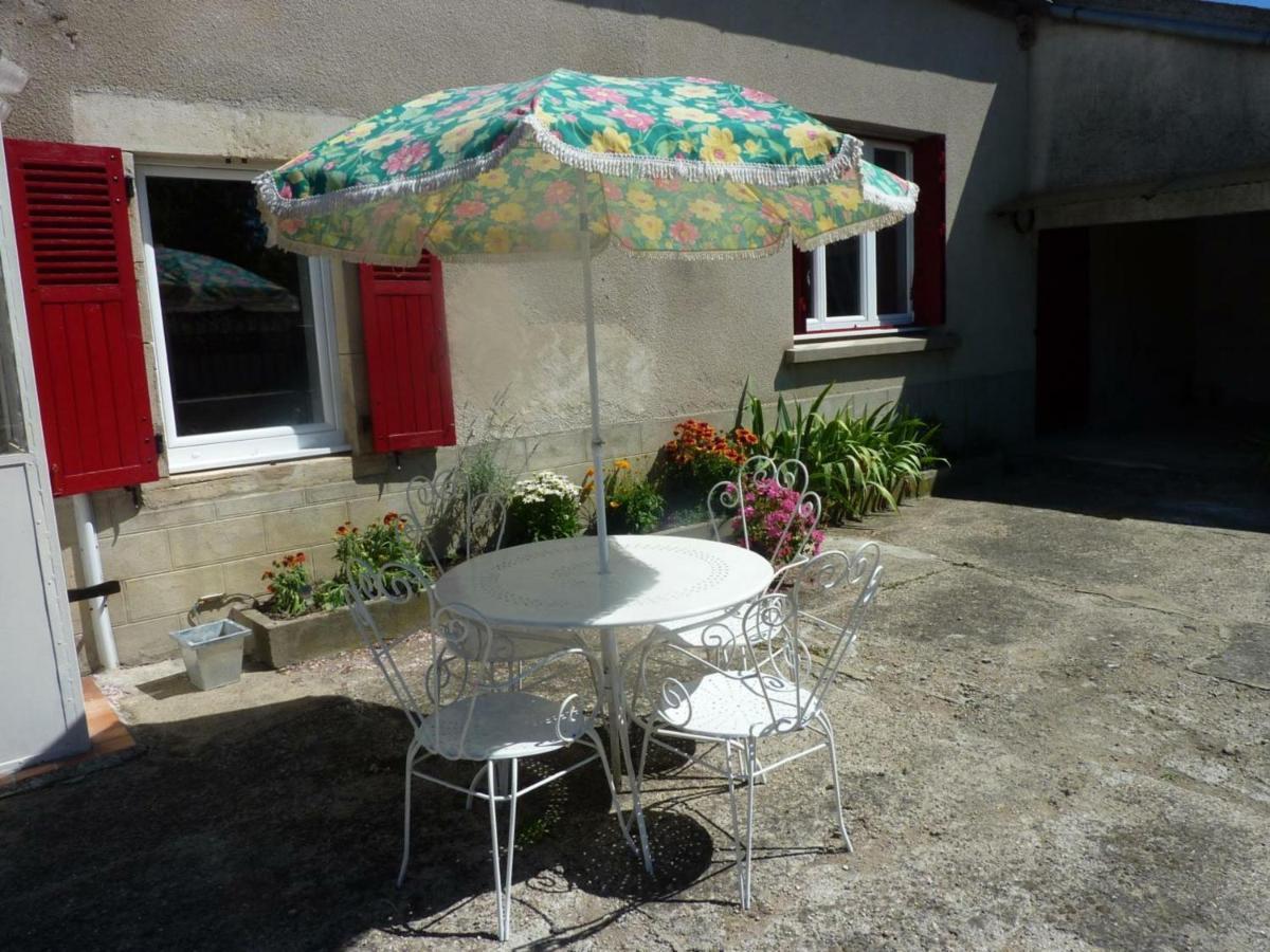 Maison Renovee Avec Cour Privee, Proche De Gannat, 3 Chambres, Animaux Acceptes, Equipements Modernes. - Fr-1-489-37 Poezat Luaran gambar